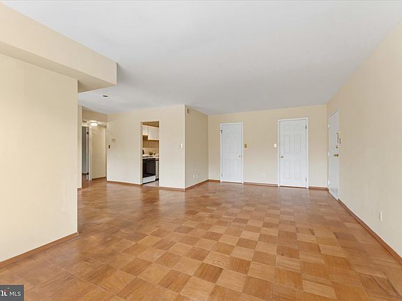 5th image of 125 Driveway Clubhouse A