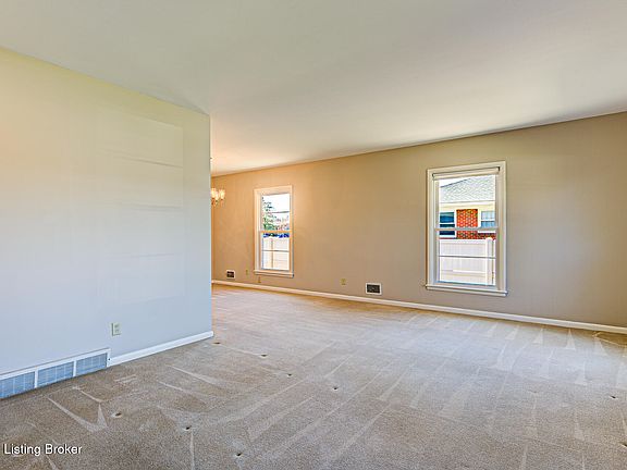 4th image of 3702 Mamaroneck Rd