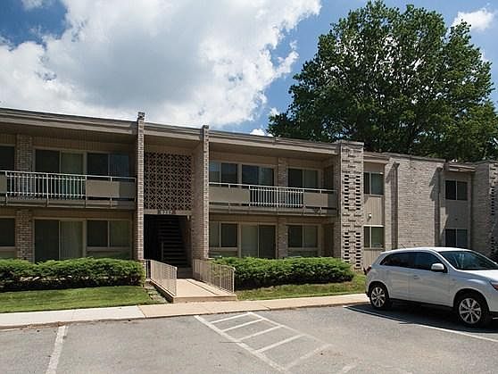 Smaller-sized community with park-like grounds