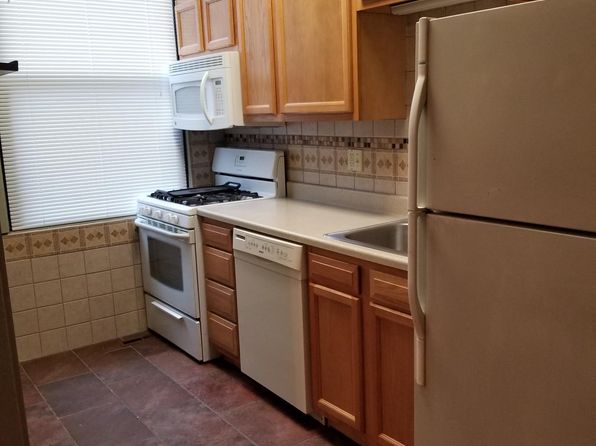 208 Division Ln APT 1