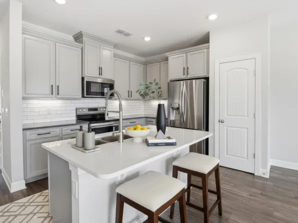 2221 Belle Creek Way, Nashville, TN 37221