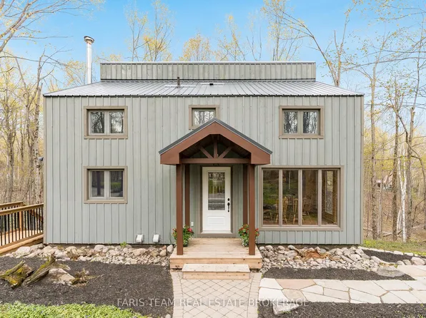 46 Huronwoods Dr, Oro Medonte, ON L0K 1E0