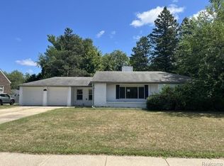 19430 Lexington, Redford, MI 48240