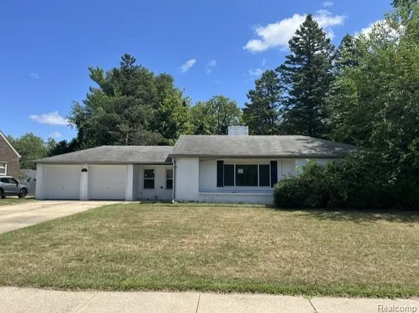 19430 Lexington, Redford, MI 48240
