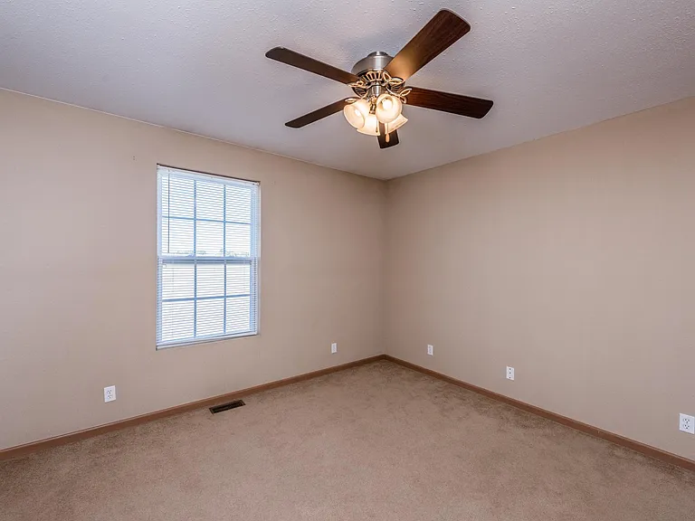 Crown Pointe — Photo 9