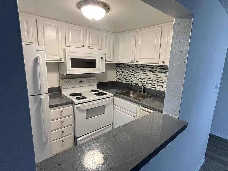2565 N Alafaya Trl #128 — Photo 7