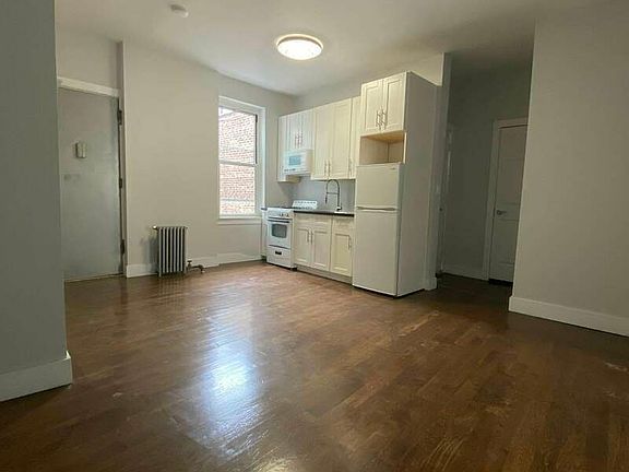 3rd image of 1 E 19th St #D3