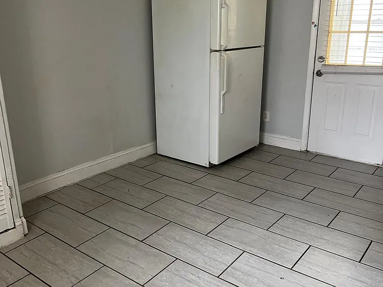176 Lincoln Ave #1 — Photo 2