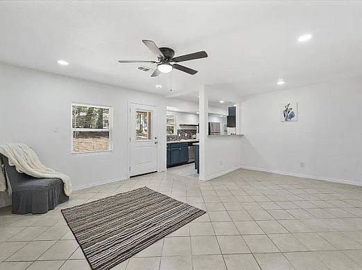 4th image of 4060 8th Ave #1