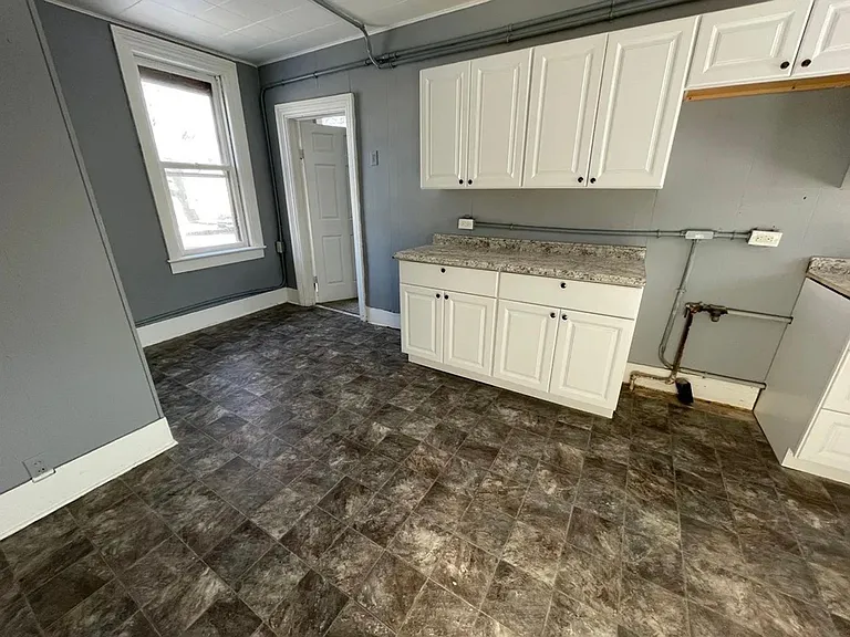 703 Jackson St — Photo 3