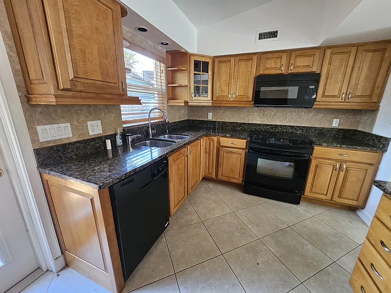 3410 Picwood Rd — Photo 5