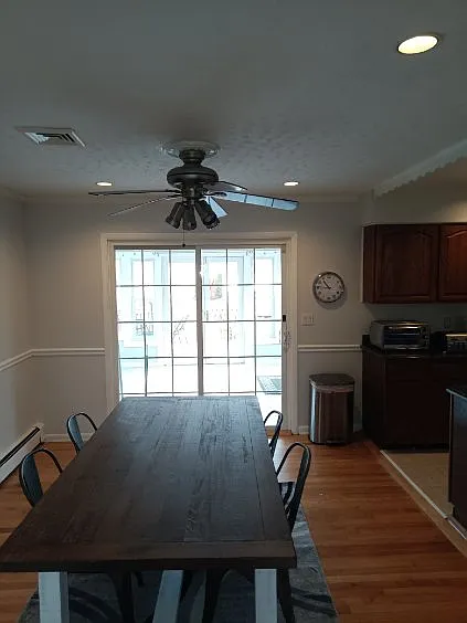 10048 Superior Ave — Photo 4