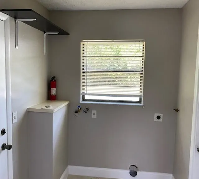 1103 E Weatherbee Rd — Photo 9