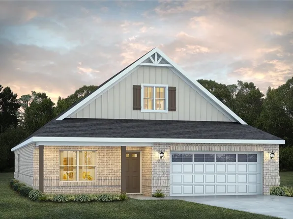 1999 Hidden Lakes Dr, Opelika, AL 36801