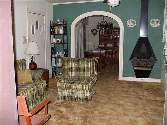 2nd image of 2338 Woodrow Dr