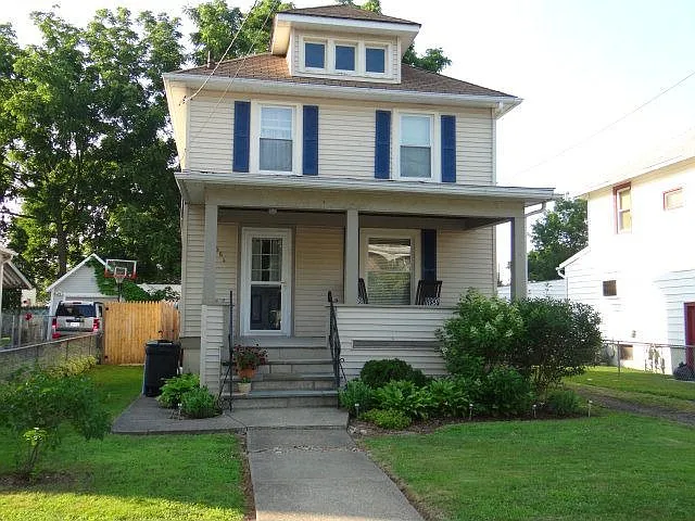 564 Cypress St photo 1