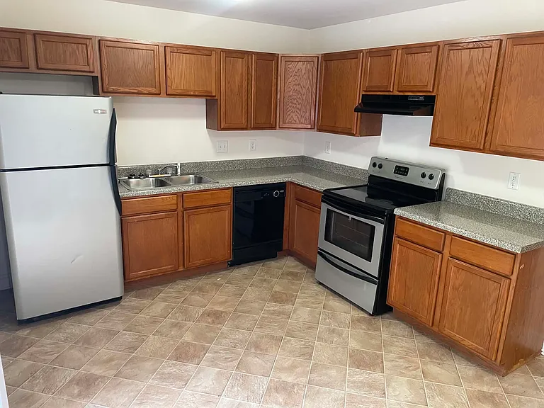 74 Wanda Dr #2 — Photo 3