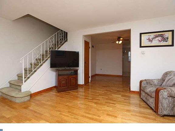 2nd image of 9848 Garvey Dr