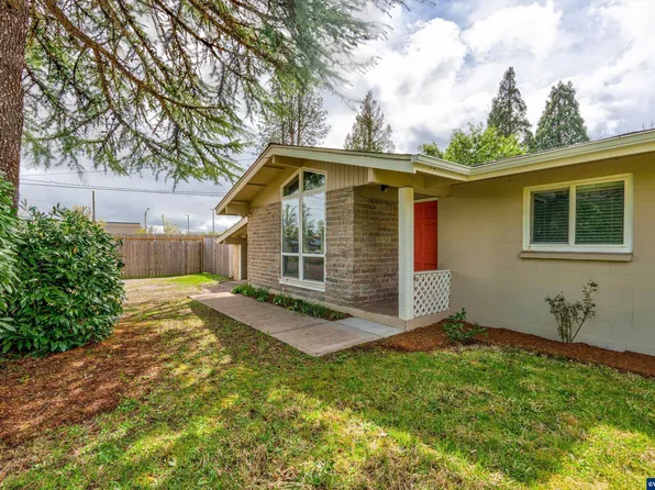 1360 SW Hillview Ave, Corvallis, OR 97333