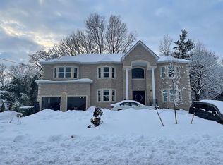 31 Jonathan Dr, Edison, NJ 08820