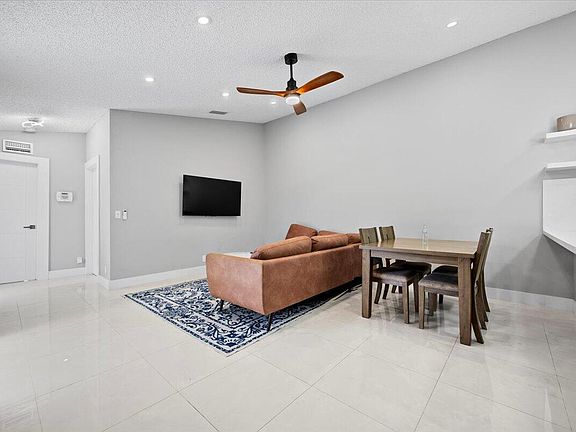 5th image of 1329 Periwinkle Place