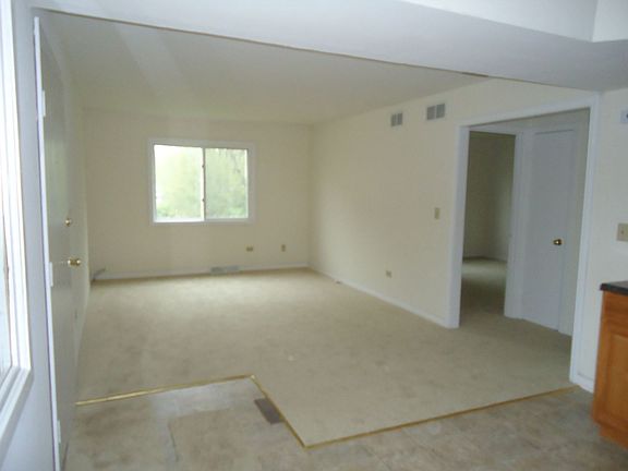 3rd image of 367 Harvest Ln #A