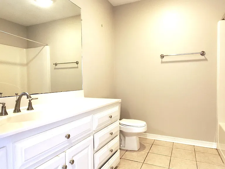 4006 Meadow Oak Ln — Photo 13