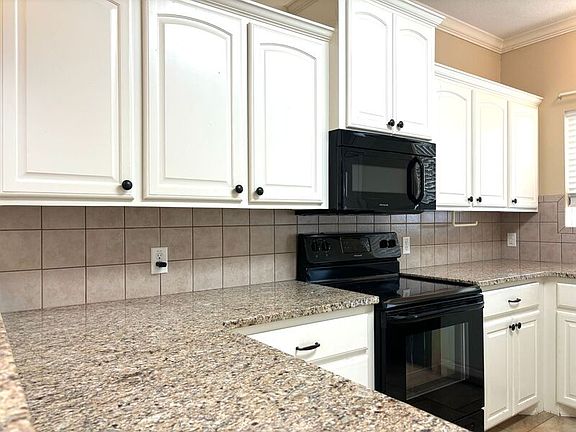 5th image of 17 Fernwood Dr S #17