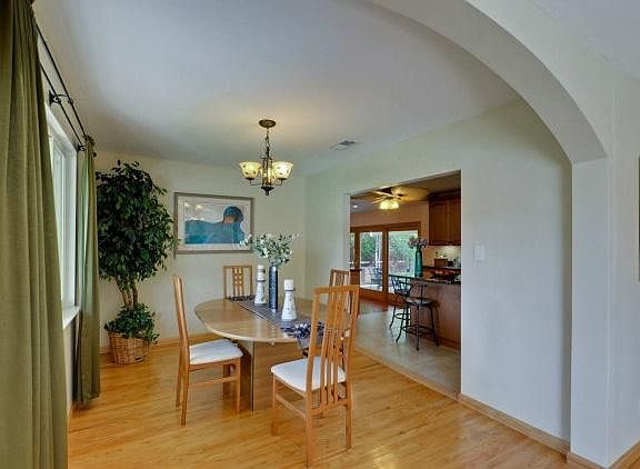 3rd image of 1238 Loyola Dr
