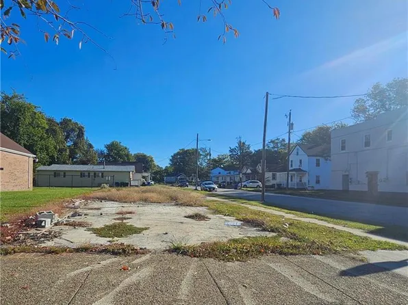 3200 Chestnut Ave, Newport News, VA 23607