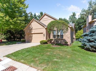 21730 River Ridge Trl, Farmington, MI 48335