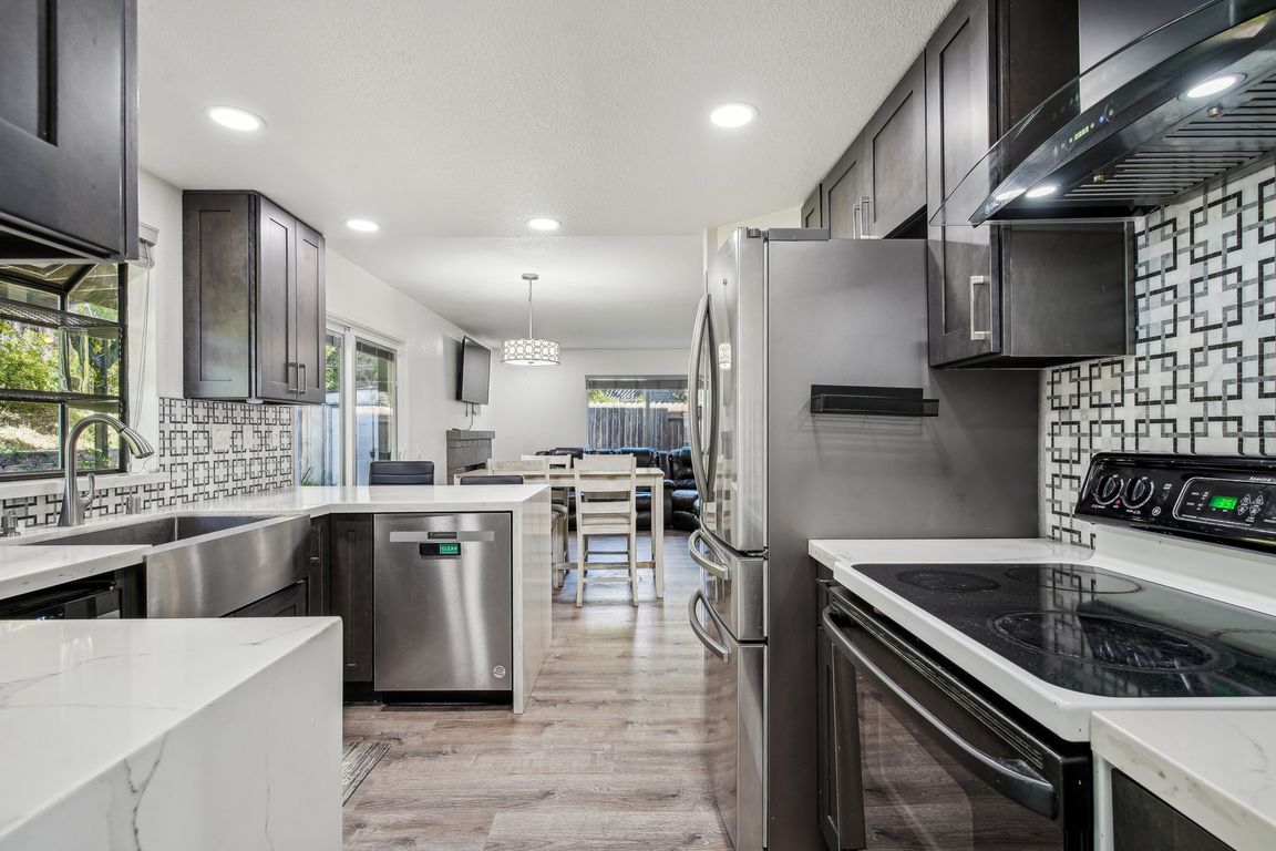 McGrue Cir-2304-010.jpg