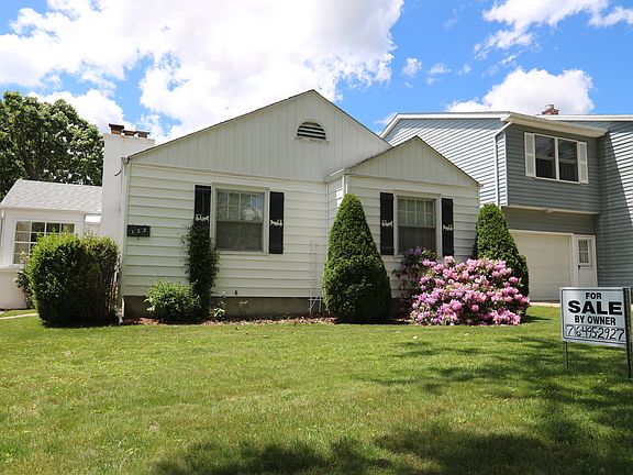 2nd image of 132 Woodridge Ave