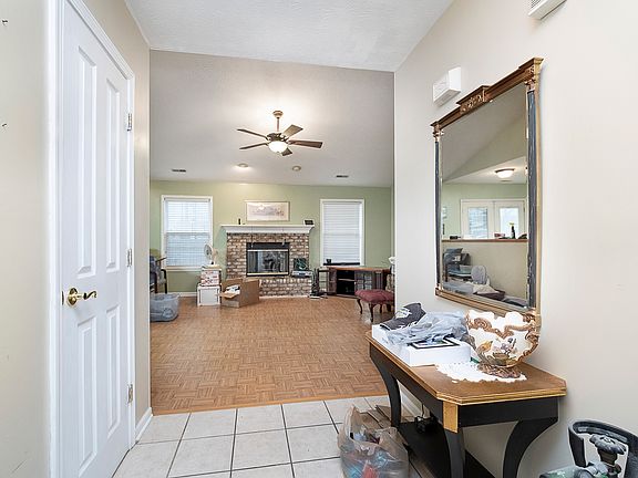 4th image of 328 Garden Grace Dr