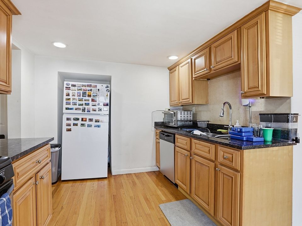 1st image of 289 Broadway #1