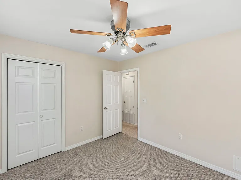 305 Parkwood Pl — Photo 25