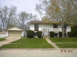 3318 Green Dale Dr, Rockford, IL 61109