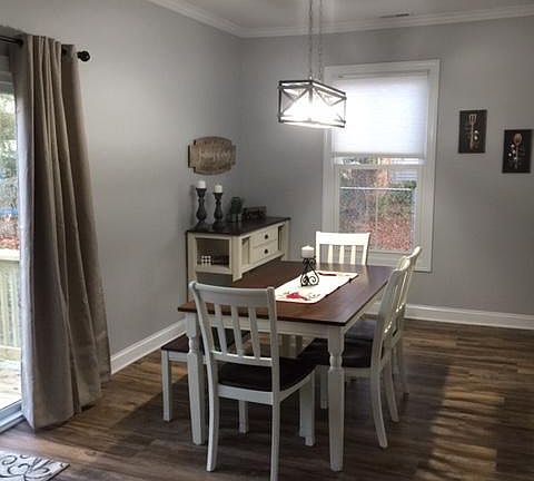 5th image of 702 Charlotte St