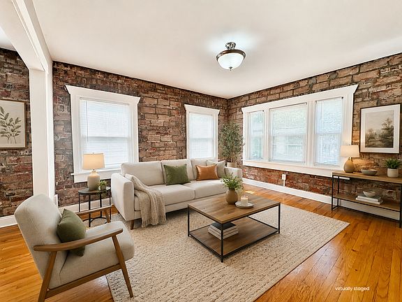 2nd image of 605-607 E 42nd St #605-101