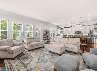 106 Fringetree Ct, Lake Frederick, VA 22630