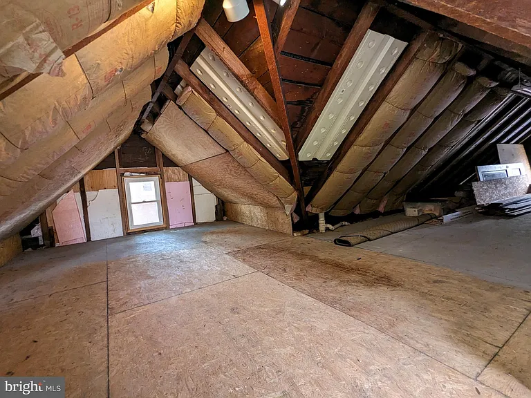 306 N Locust St — Photo 25