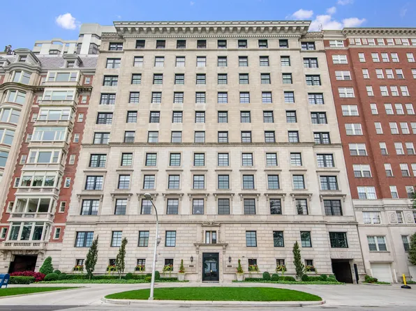 229 E Lake Shore Dr #4E, Chicago, IL 60611