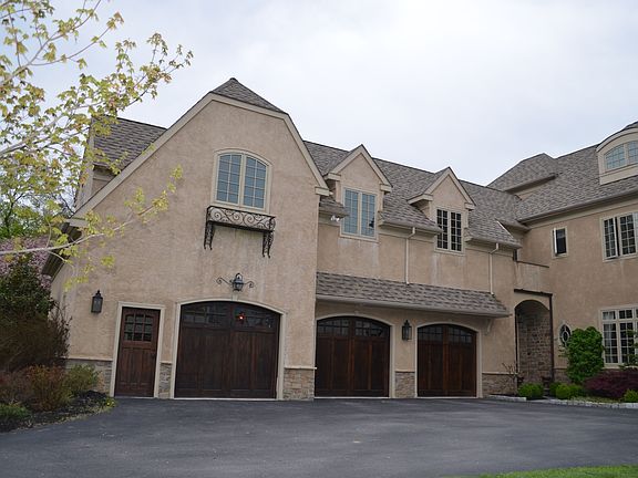 5th image of 782 Clovelly Ln