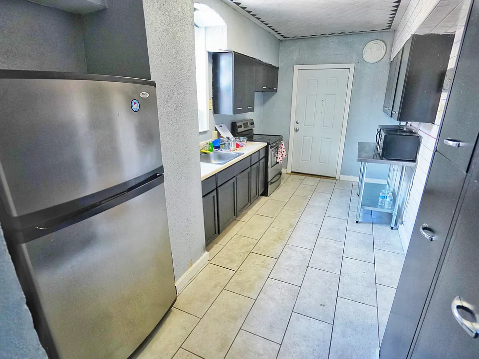 6623 Clemens Ave #2