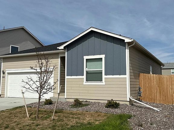 3rd image of 2151 Christina St
