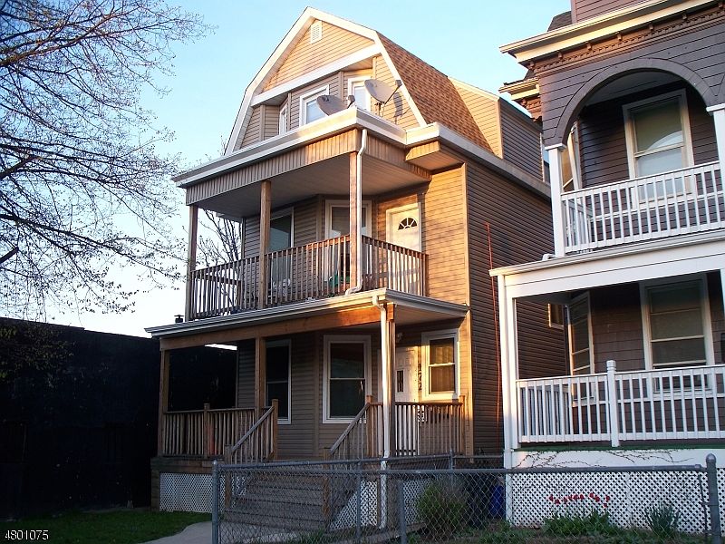 1st image of 172 Hollywood Ave