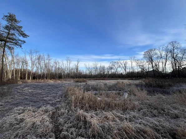 10510 North PINE TREE CIRCLE, Mequon, WI 53092