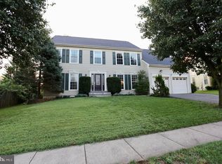 4307 Galesbury Ln, Chantilly, VA 20151