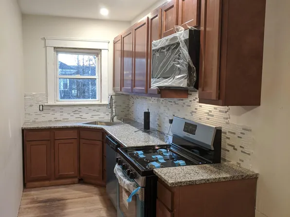 95 Woodbine St, Providence, RI 02906