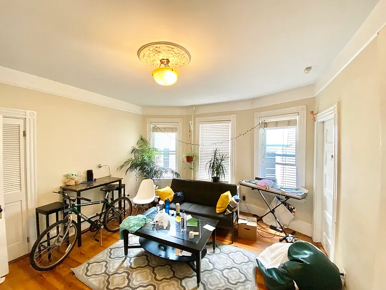 12 Oswald St — Photo 6